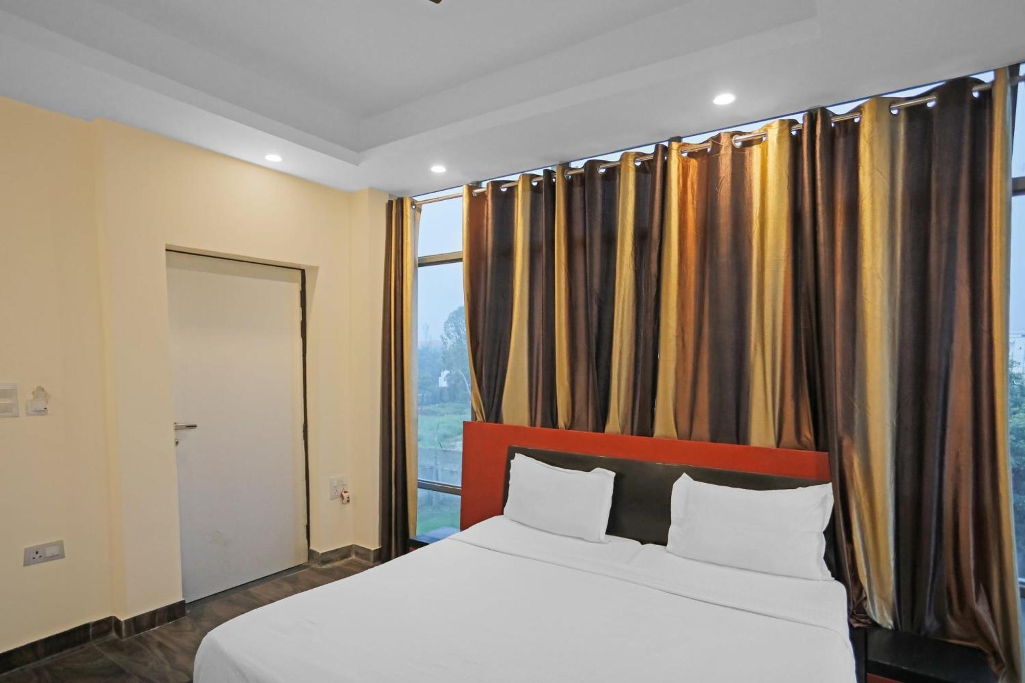 Super Hotel O Heart Beat Hotel Greater Noida Exterior photo